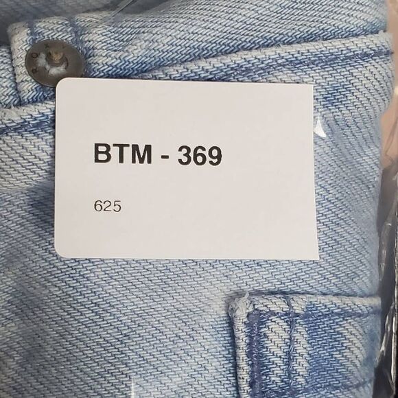 Roxy Women's High Rise Light Wash Denim Shorts Size 27 Raw Hem Cutoff Distressed - Picture 8 of 8